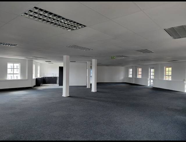 370M² OFFICE TO LET IN FOURWAYS